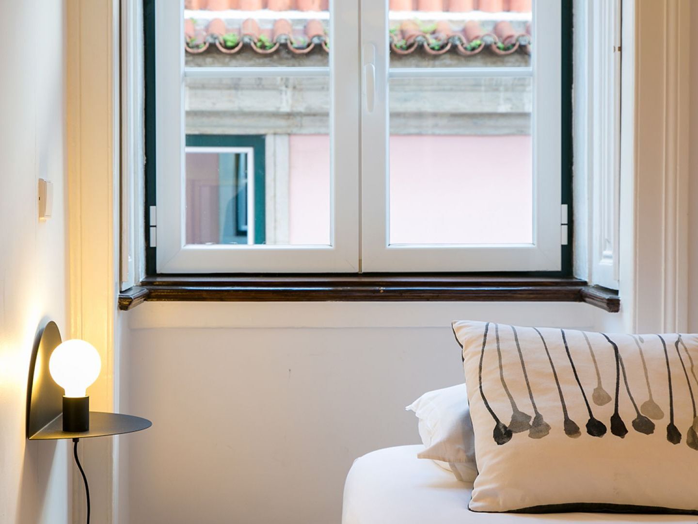 Joivy Splendid 2Br Flat In Bairro Alto, Nearby Luis De Camoes Square Apartment Lisbon Exterior photo